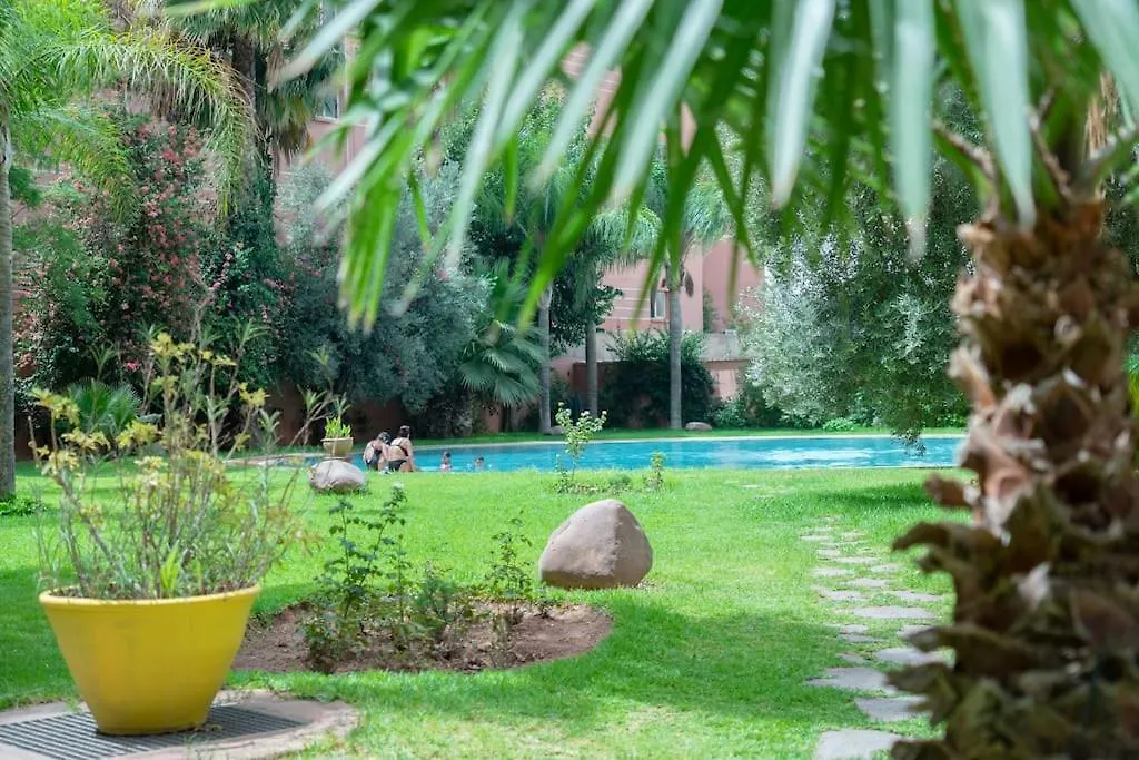 Bel Appart Hivernage Avec Belle Terrasse Марракеш